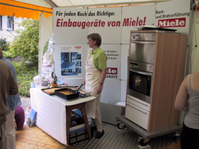 2002: Das Jubiläum wird mit vielen Gästen und Gerätevorführungen gefeiert