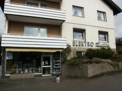 2005: Büro und Ladengeschäft vor der Renovierung