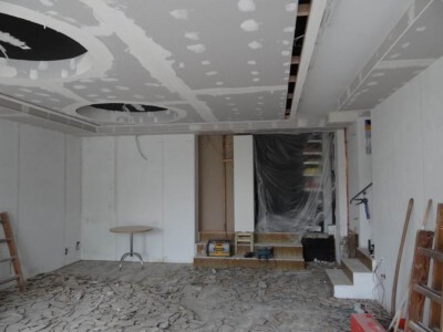 2012: Das Geschäft wird komplett entkernt und renoviert